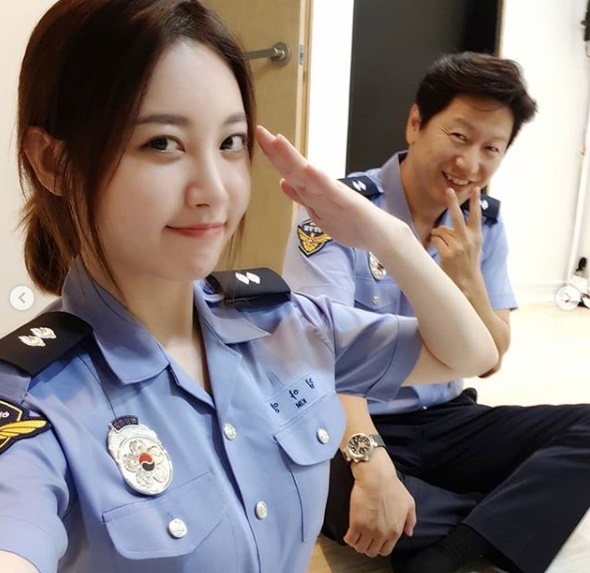▲ '바다경찰'에 출연하는 배우 김수로와 걸스데이 유라. 유라 인스타그램