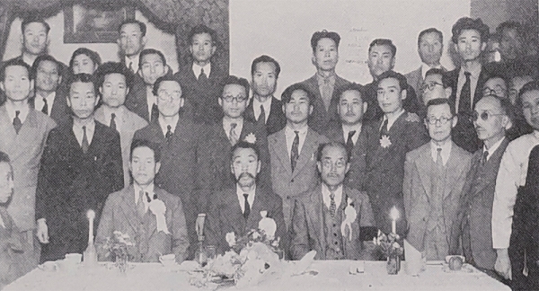1949년 12월 25일 국어학 4대 저서 출판기념회 때의 한결 선생.