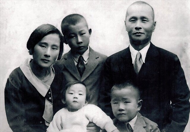 1926년 가을 상해에서 찍은 오영선(맨 오른쪽) 가족사진. 국가보훈처 제공