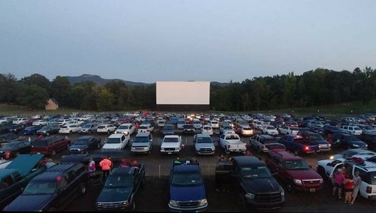 ▲ hound-s-drive-in-theater