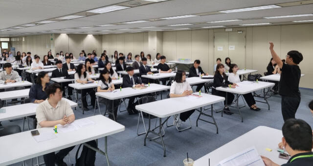 30일 성남 분당구 소재 LH 경기남부지역본부에서 청년인턴을 대상으로 오리엔테이션이 진행되고 있다. LH 경기남부지역본부 제공